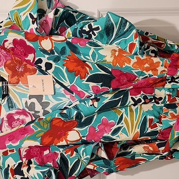 NEW Bloomchic Floral Wrap Ruffle Cap Sleeve - Picture 3 of 6